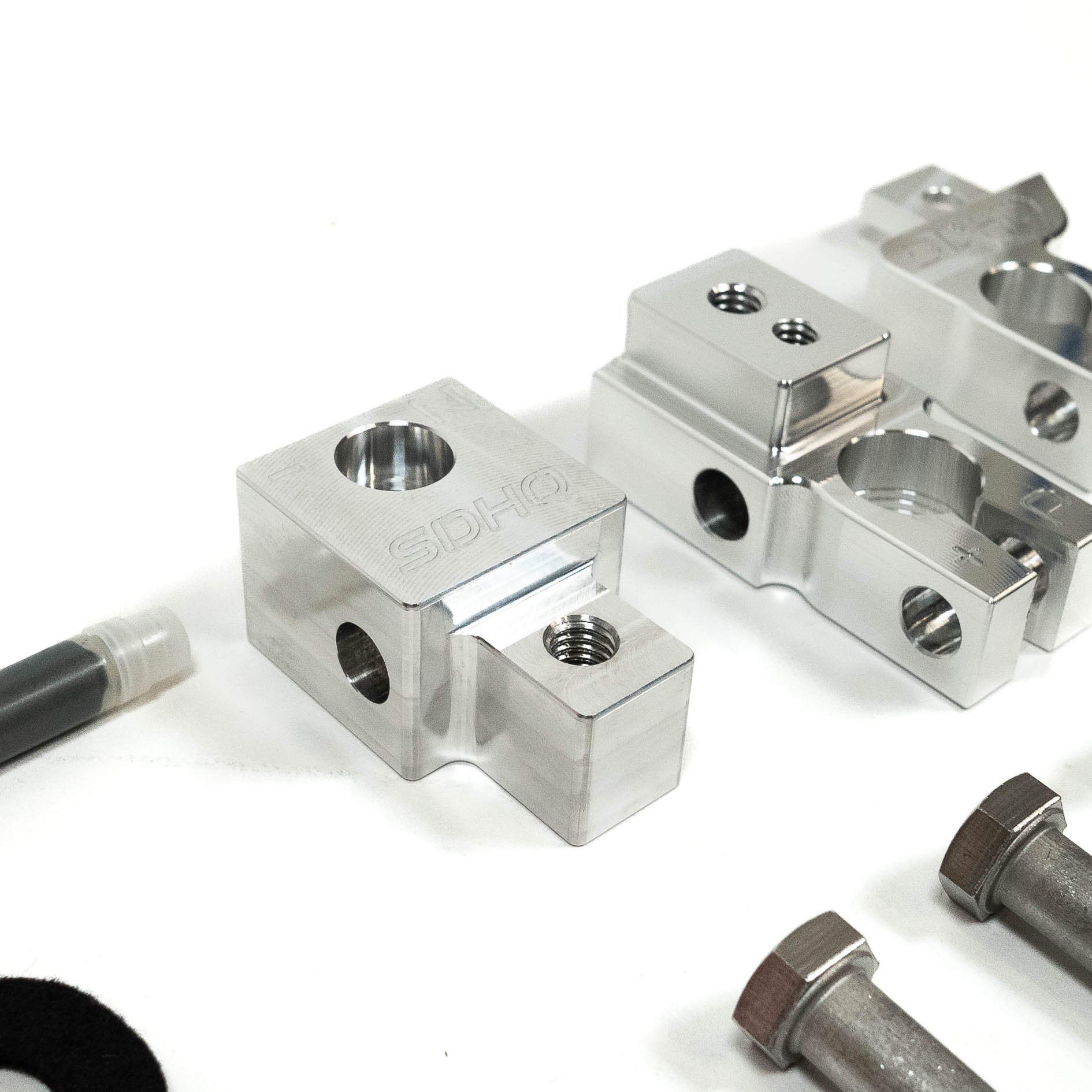 '21-24 Ford Bronco/Bronco Raptor SDHQ Built Billet Battery Terminal Kit Display of Included Parts and Hardware