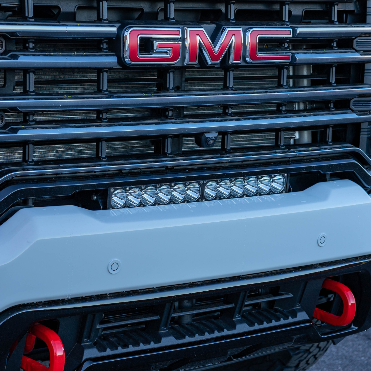 '20-23 GMC 2500/3500 SDHQ Built 20" OEM Bumper LED Light Bar Mount Installed close-up