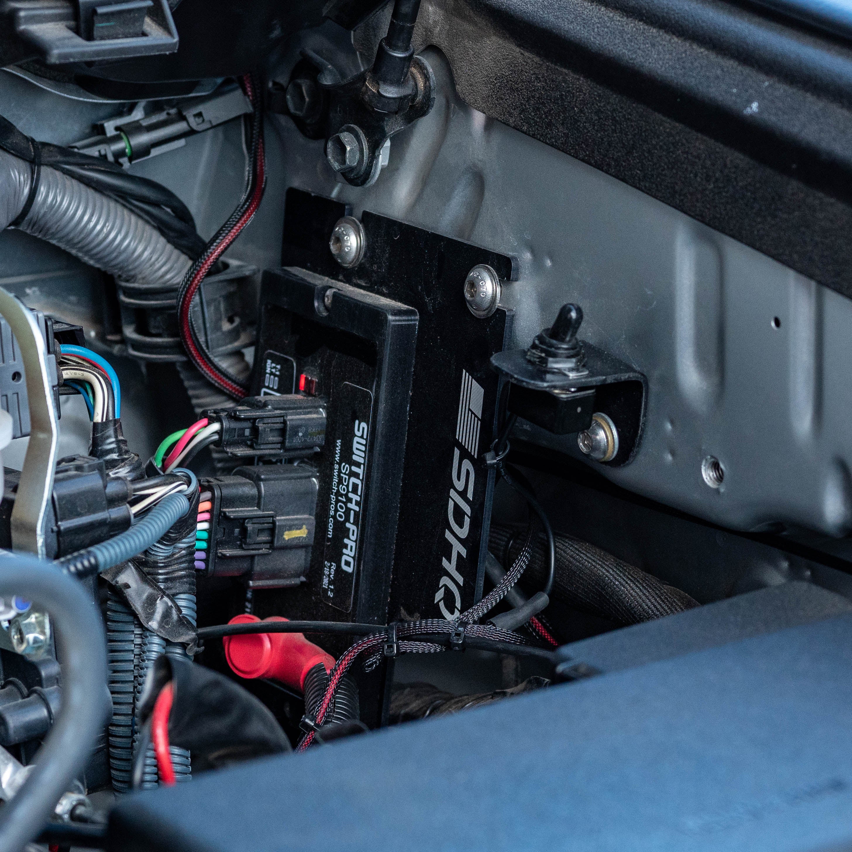 '03-09 Lexus GX470 SDHQ Built Switch-Pros Power Module Mount Installed display
