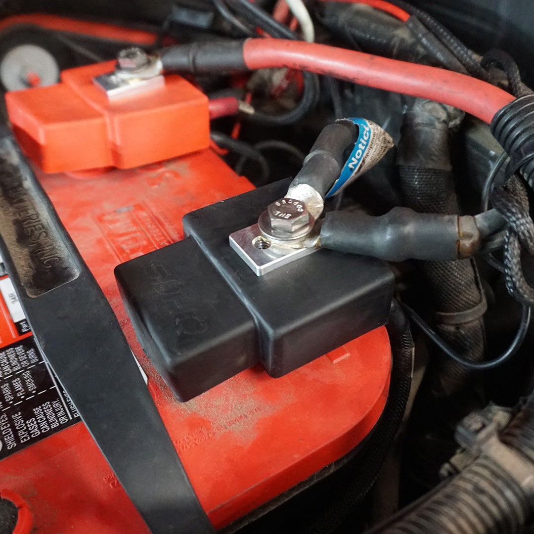 '07-17 Jeep Wrangler JK SDHQ Built Billet Battery Terminal Kit close-up installed