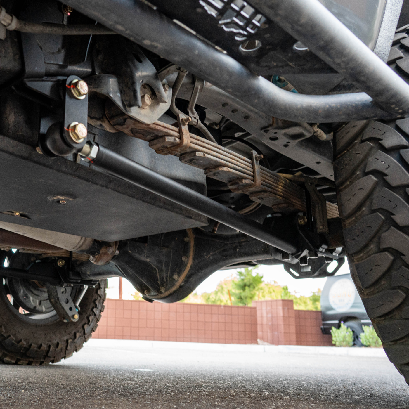 DISPLAY OF SDHQ BUILT 07-21 TOYOTA TUNDRA TRACTION BAR KIT INSTALLED