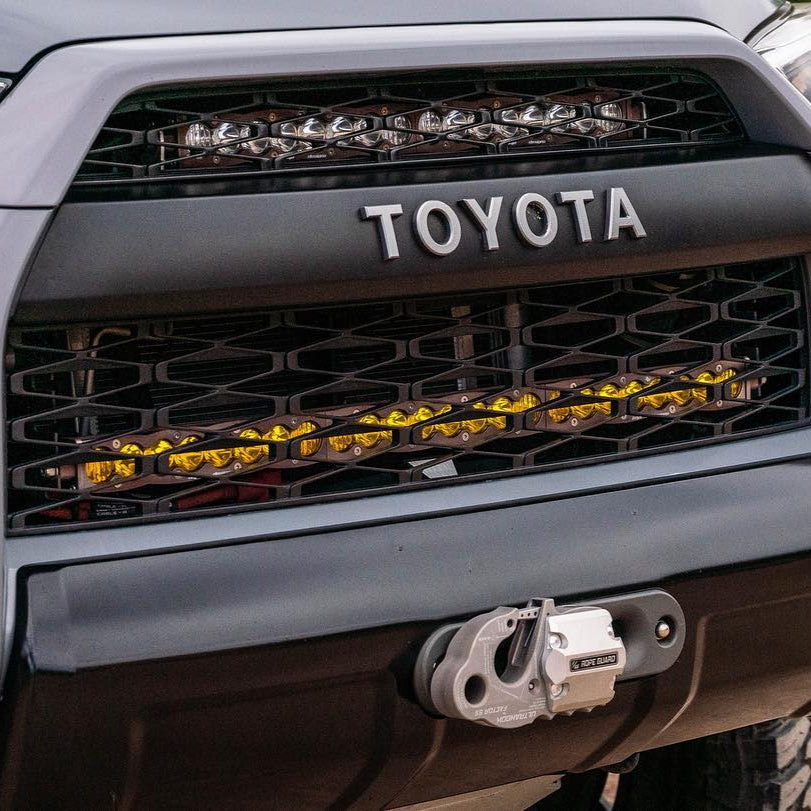 '10-23 Toyota 4Runner SDHQ Built Winch Mount Close-up Display installed