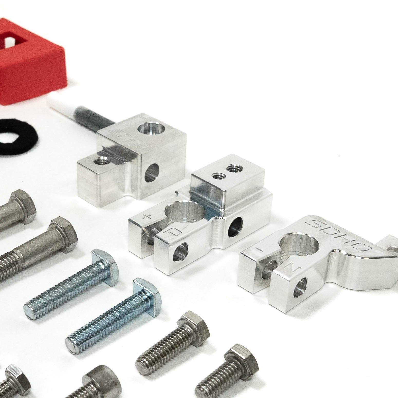 '21-24 Ford Bronco/Bronco Raptor SDHQ Built Billet Battery Terminal Kit Close-up Display of Included parts and Hardware 