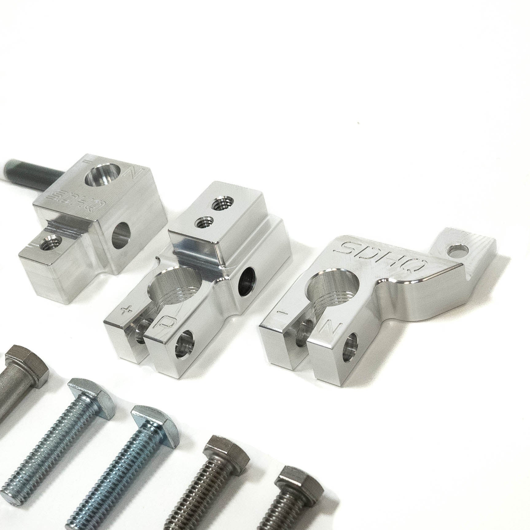 '21-24 Ford Bronco/Bronco Raptor SDHQ Built Billet Battery Terminal Kit Display of Included Parts and Hardware 