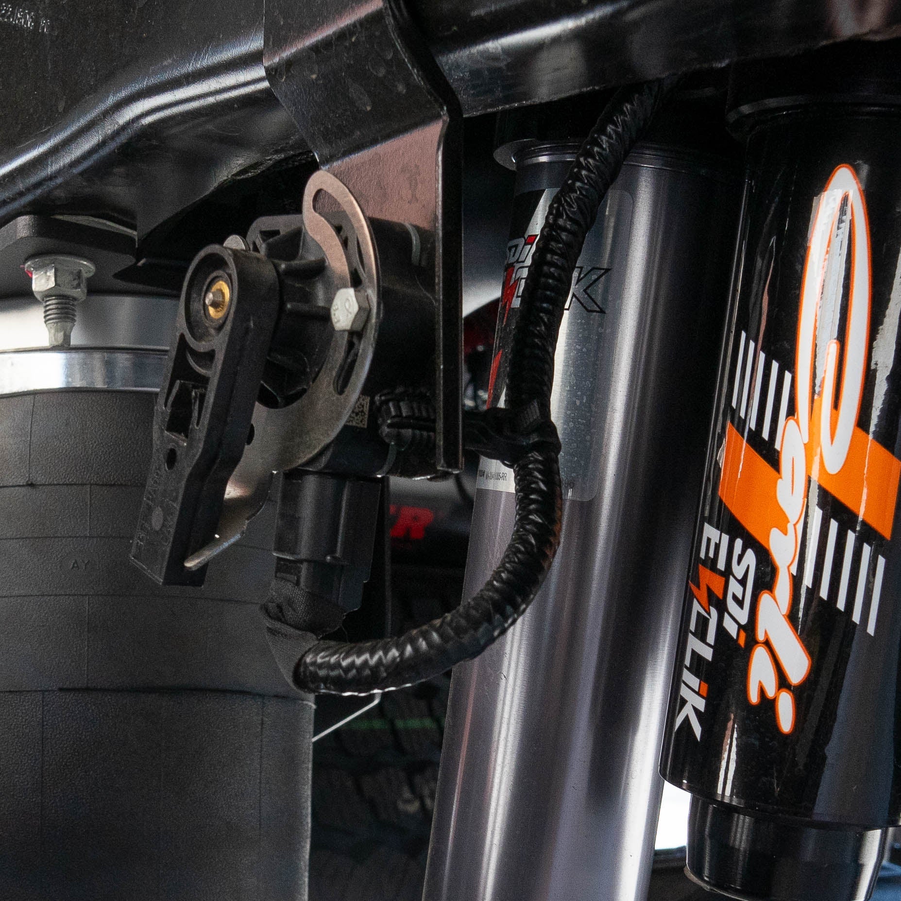 SDHQ Built '23-24 F250/F350 Headlight Level Sensor Brackets installed display 