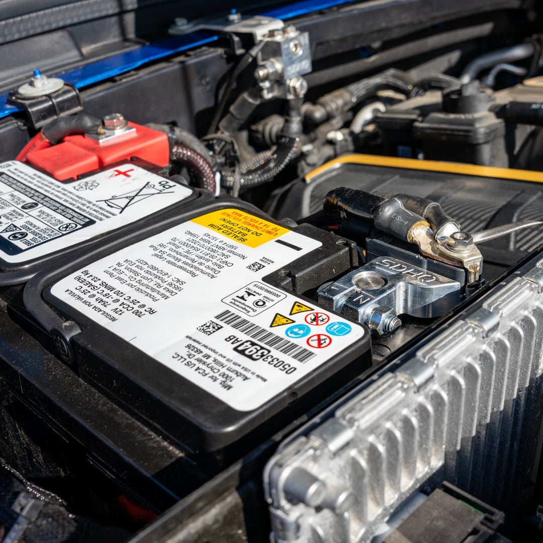 2018-2023 Jeep JL/JT (3.6L & 2.0L) SDHQ Built Billet Battery Terminal Kit Display installed 