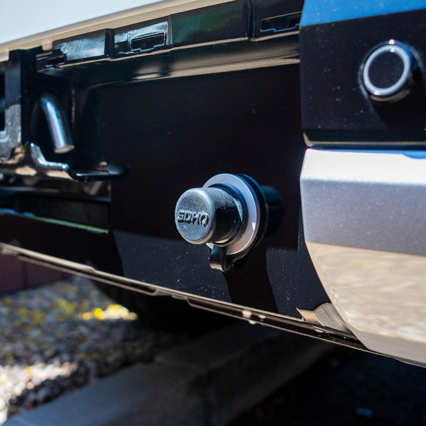 SDHQ BUILT BULKHEAD AIR CHUCK MOUNT INSTALLED ON SEQUOIA WITH SDHQ BUILT ARB TWIN COMPRESSOR MOUNT