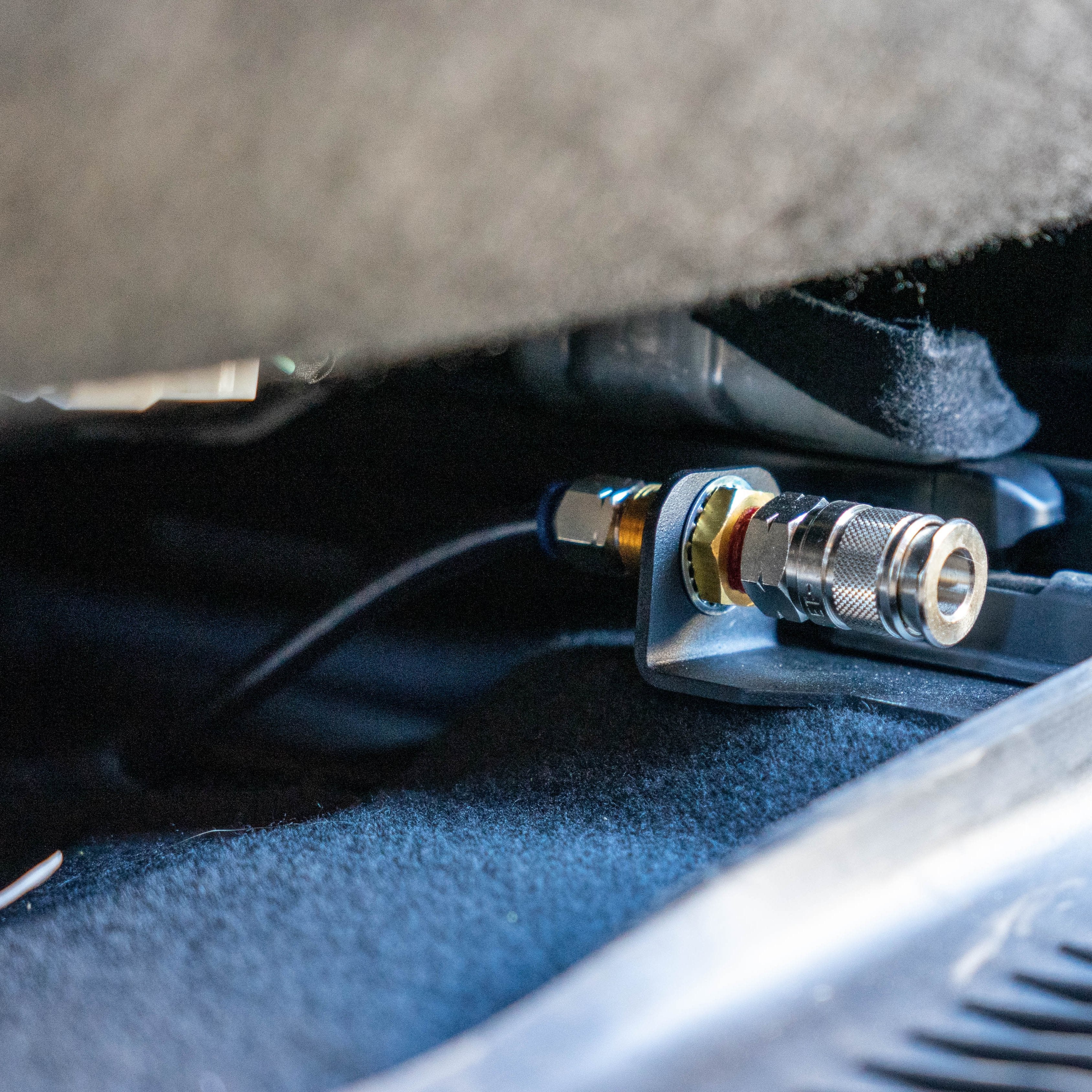 2022- 2024 Tundra SDHQ Built Remote Air Chuck and Switch Mounting Kit Close-up display installed 